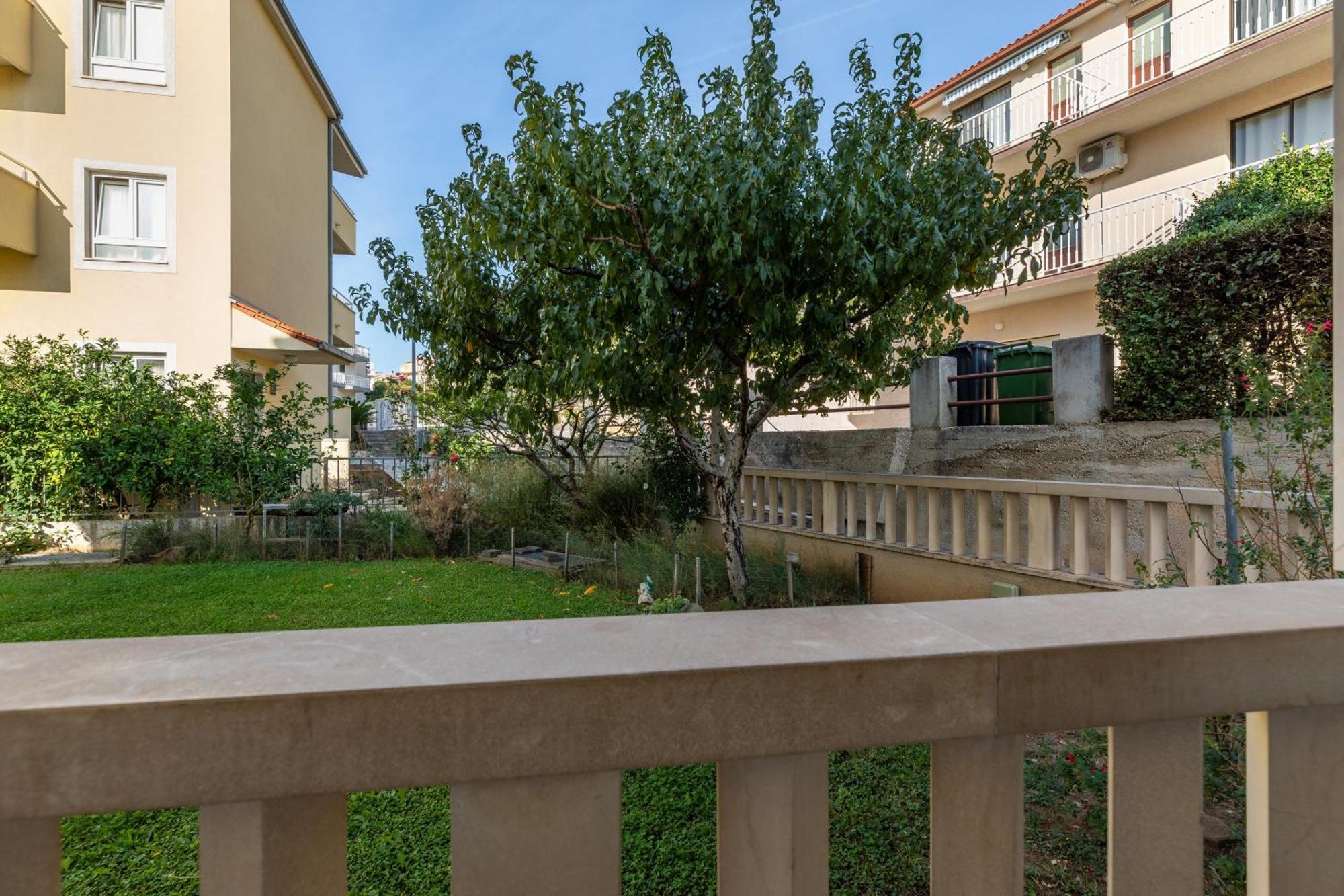 Apartment Duce 5973B Омиш Экстерьер фото